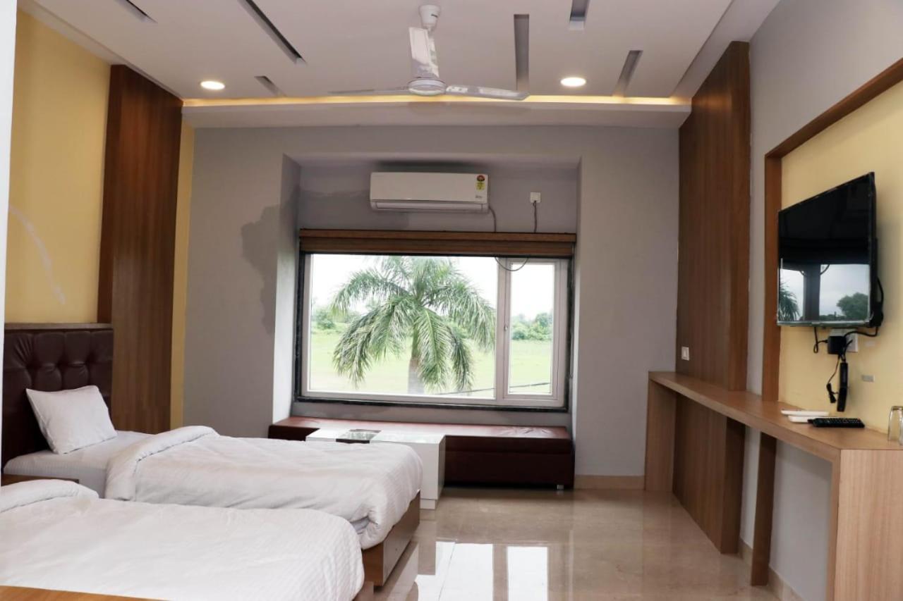 Hotel Savitri Signature Narsinghpur Екстер'єр фото