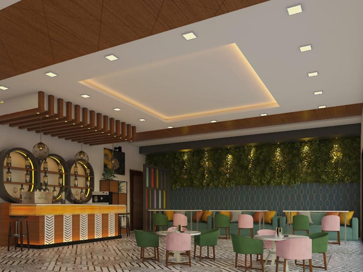 Hotel Savitri Signature Narsinghpur Екстер'єр фото